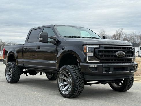 Used 2020 Ford F250 Lariat image 3