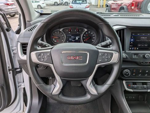 Used 2024 GMC Terrain SLE image 24