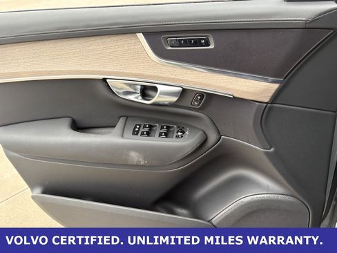 Certified 2025 Volvo XC90 B6 Plus image 27