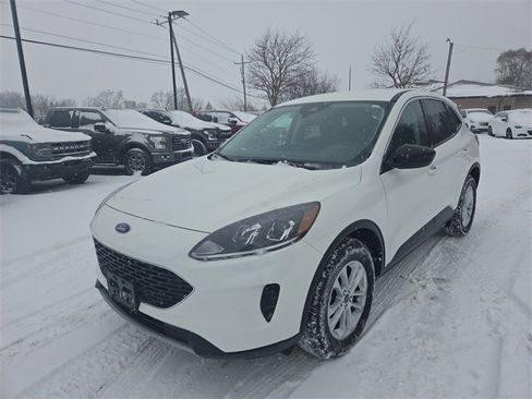 Certified 2022 Ford Escape SE w/ Cold Weather Package image 10