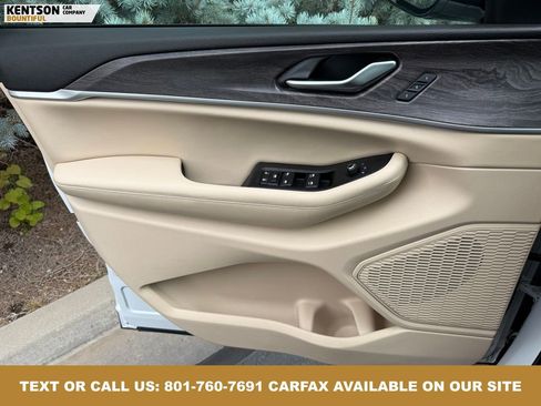 Used 2024 Jeep Grand Cherokee Limited image 21