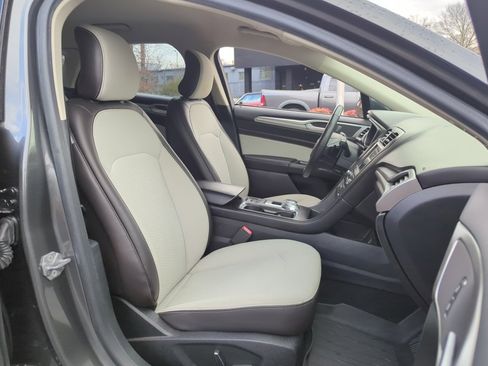 Used 2019 Ford Fusion SE w/ Equipment Group 151A image 28