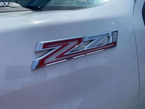 Used 2024 Chevrolet Silverado 2500 LTZ w/ LTZ Convenience Package AWD/4WD image 8