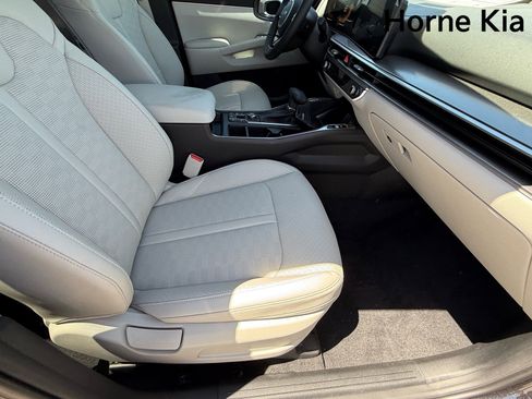 New 2025 Kia Sorento S w/ Panoramic Sunroof Package image 24