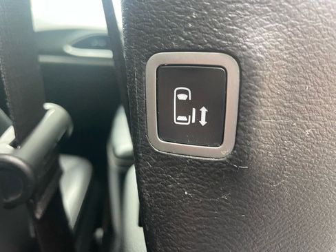 Used 2019 Chrysler Pacifica Touring-L Plus w/ Advanced Safetytec Group image 20