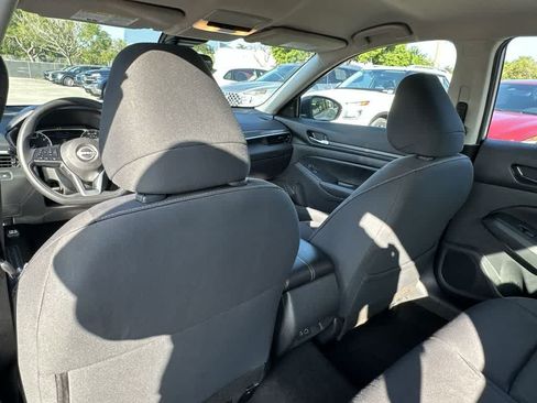 Used 2024 Nissan Altima 2.5 SV FWD image 23