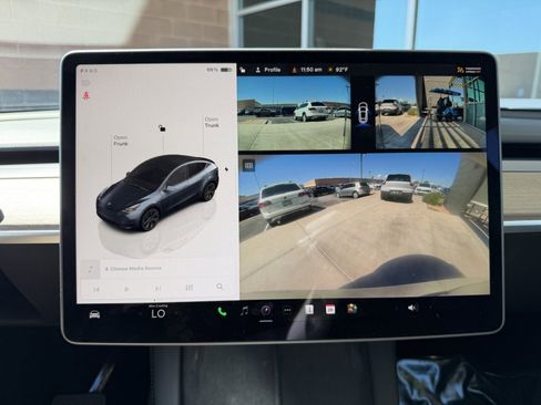 Used 2024 Tesla Model Y Long Range image 23