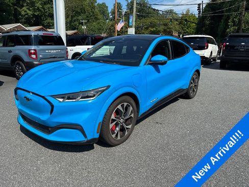 Used 2021 Ford Mustang Mach-E Premium w/ Equipment Group 301A AWD/4WD image 5