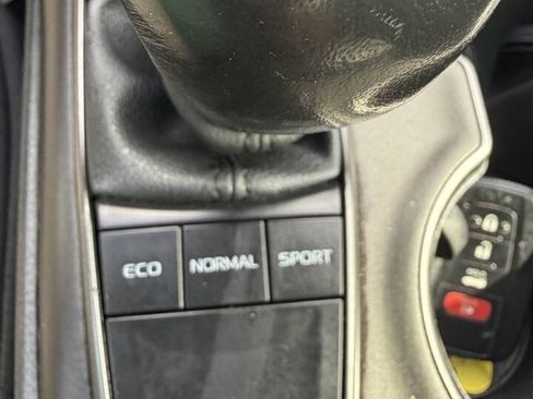 Used 2023 Toyota Camry SE w/ Convenience Package FWD image 14