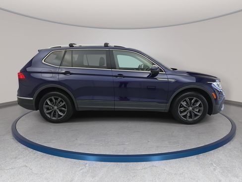 Used 2022 Volkswagen Tiguan SE FWD image 4