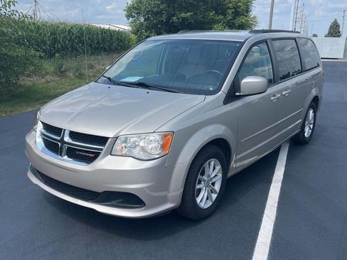 Used 2014 Dodge Grand Caravan SXT image 1