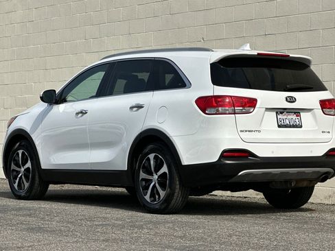 Used 2017 Kia Sorento EX w/ EX V6 Premium Package image 6