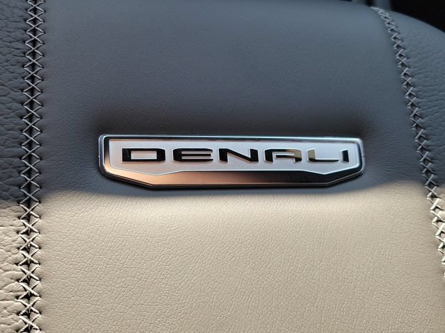 New 2026 GMC Yukon Denali w/ Denali Reserve Package AWD/4WD image 24