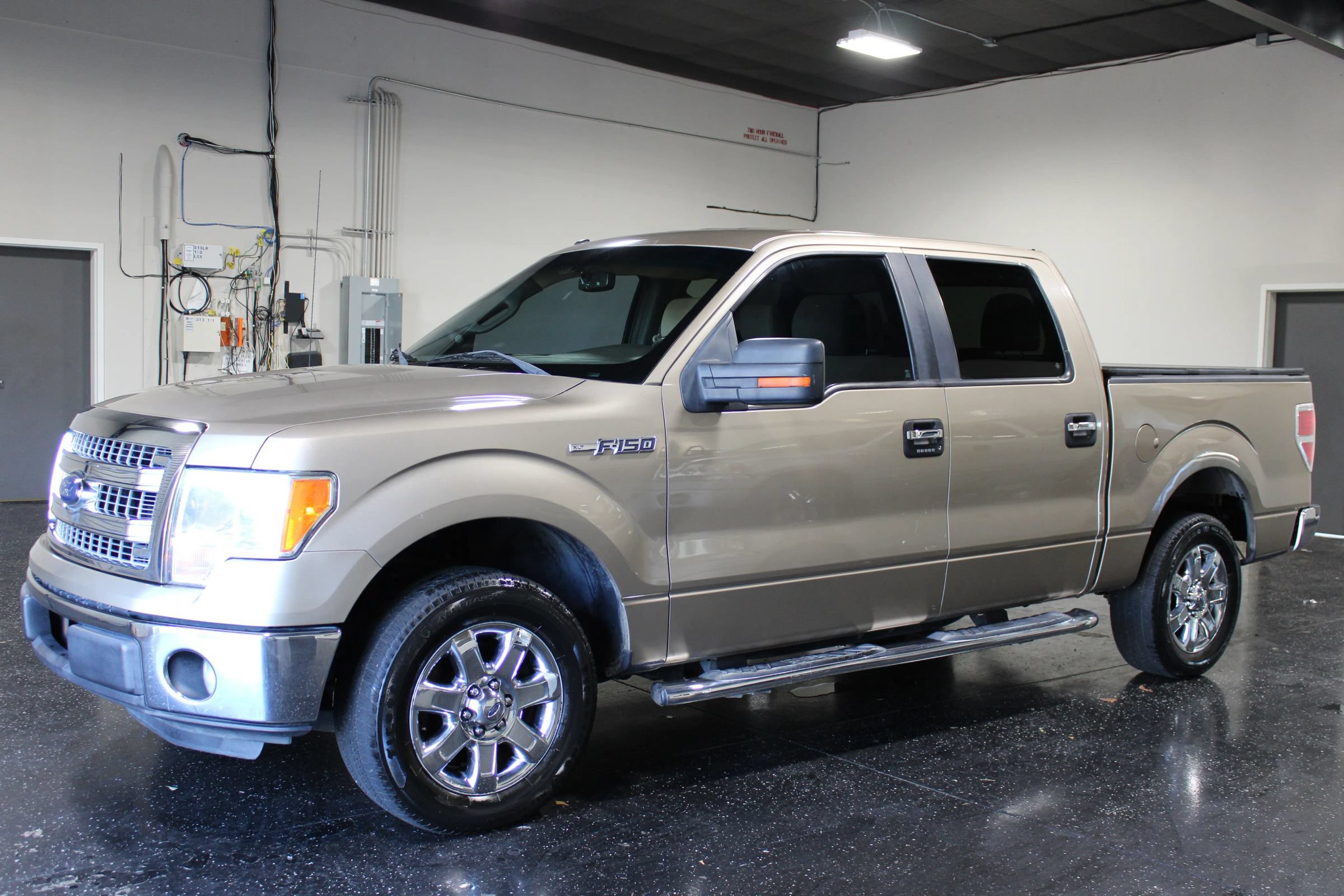 Used 2013 Ford F150 XLT w/ XLT Chrome Pkg RWD image 6