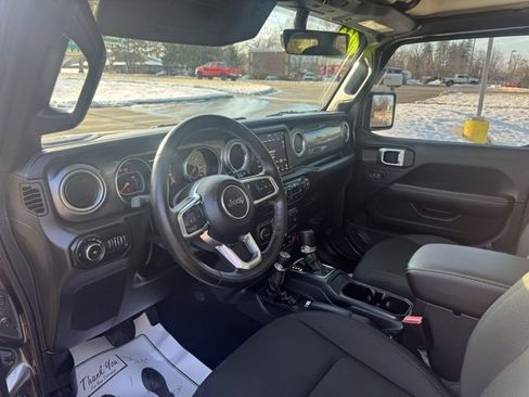 Used 2022 Jeep Wrangler Unlimited Sahara w/ Cold Weather Group image 14
