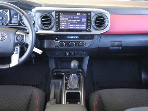 Used 2022 Toyota Tacoma SR5 image 17