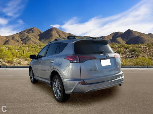 Used 2018 Toyota RAV4 Platinum AWD/4WD image 3