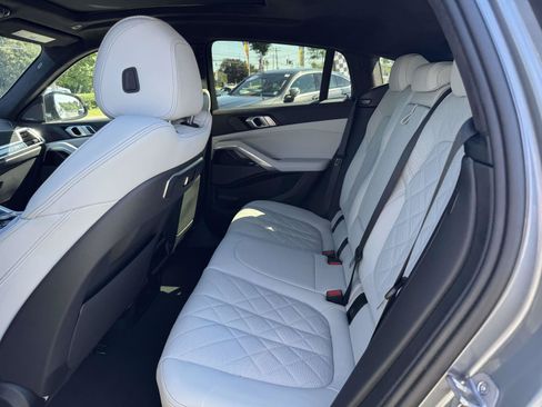 Used 2024 BMW X6 xDrive40i w/ Premium Package AWD/4WD image 17