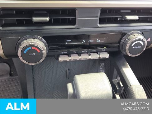 Used 2025 Toyota Tacoma SR5 AWD/4WD image 21