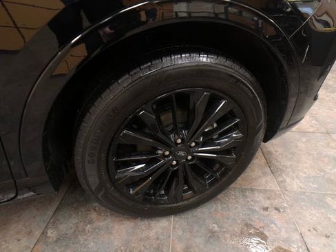 Used 2025 Ford Escape ST-Line Elite w/ Premium Technology Package image 9