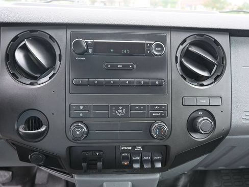 Used 2014 Ford F550 2WD Crew Cab Super Duty image 10