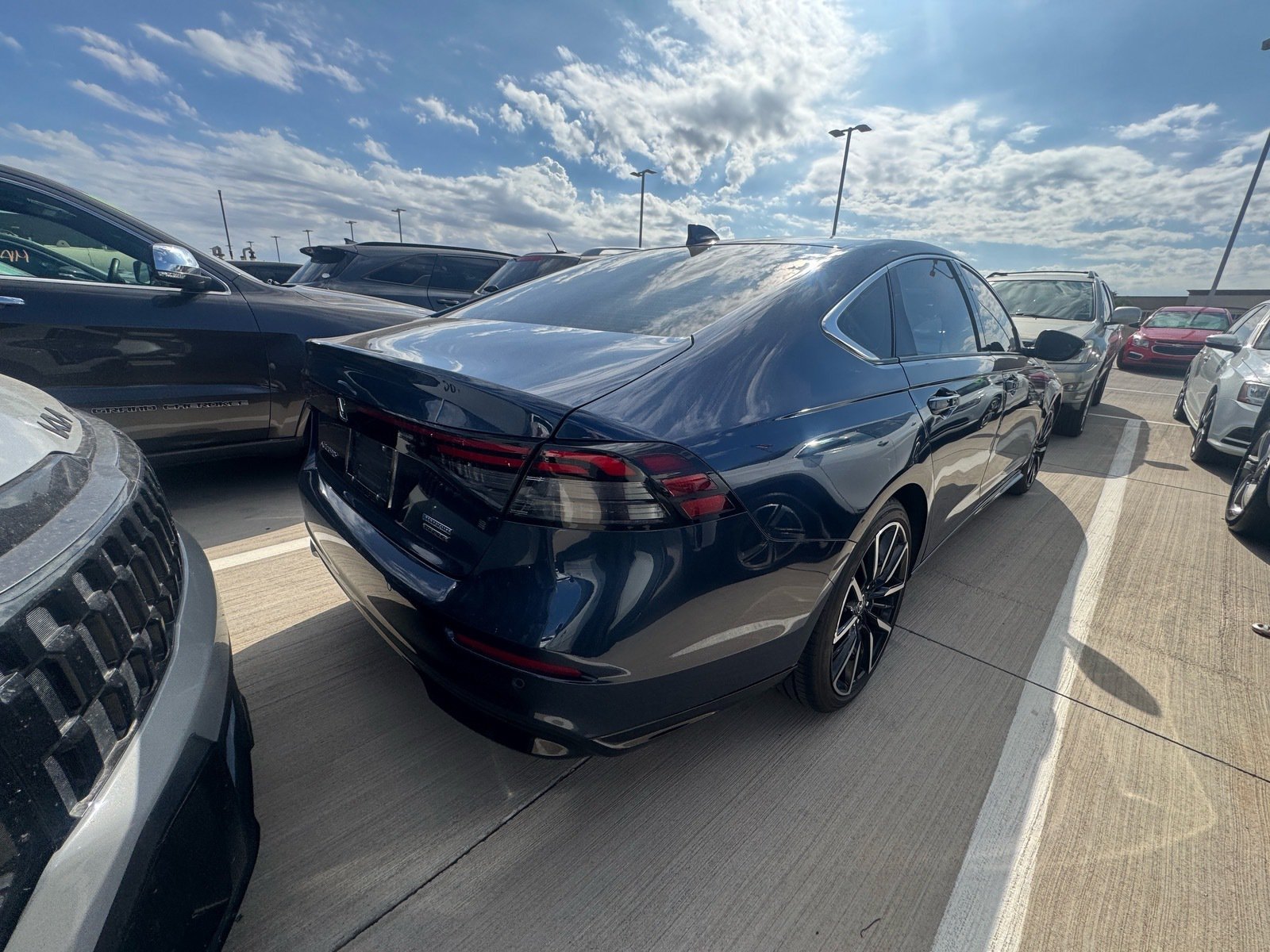Used 2023 Honda Accord Touring image 4