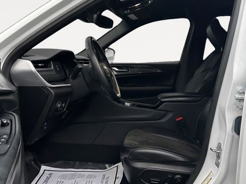 Used 2022 Jeep Grand Cherokee L Laredo image 12