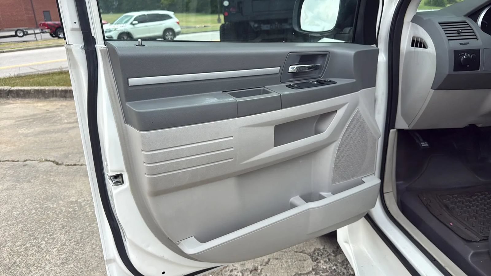 Used 2010 Dodge Grand Caravan SE w/ Climate Group FWD image 9