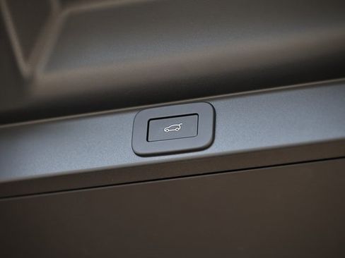 New 2025 Land Rover Range Rover Autobiography image 38