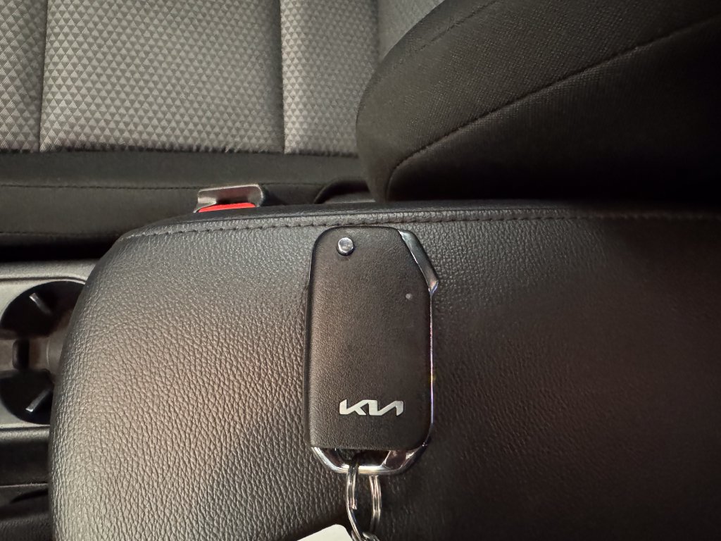 Used 2024 Kia Soul LX w/ Option Group 015 FWD image 16
