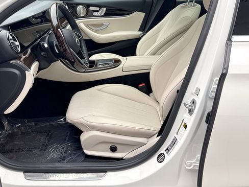 Used 2022 Mercedes-Benz E 350 4MATIC Sedan image 11