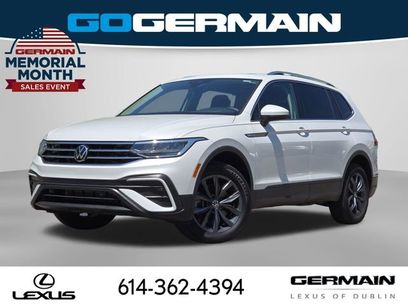 Used 2023 Volkswagen Tiguan SE w/ Panoramic Sunroof Package