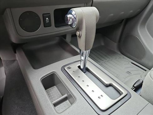 Used 2019 Nissan Frontier SV image 12