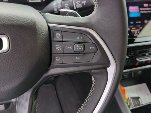 New 2025 Jeep Grand Cherokee L Altitude image 23