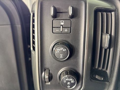 Used 2018 Chevrolet Silverado 1500 LT w/ All Star Edition image 26