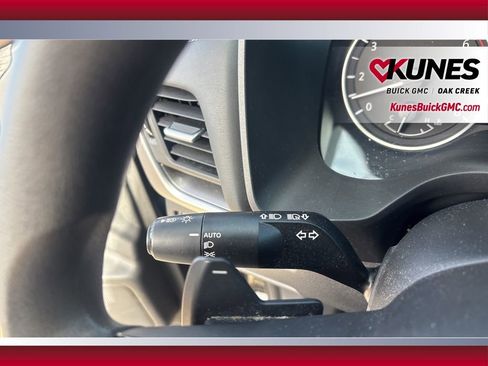 Used 2023 Nissan Rogue SV image 14