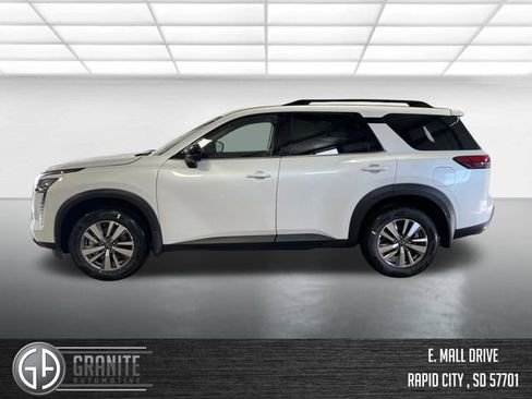 New 2026 Nissan Pathfinder SL AWD/4WD image 2