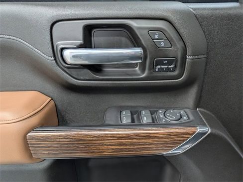 Used 2023 Chevrolet Silverado 2500 High Country w/ Z71 Off-Road Package image 17