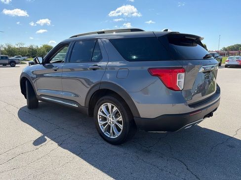 Used 2024 Ford Explorer XLT w/ Equipment Group 202A AWD/4WD image 5