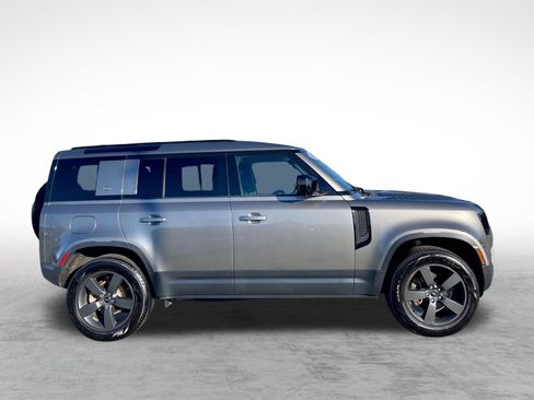 Used 2022 Land Rover Defender 110 S AWD/4WD image 4