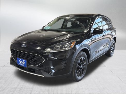 Used 2020 Ford Escape SE image 3