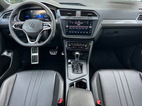 Certified 2022 Volkswagen Tiguan SE R-Line image 13