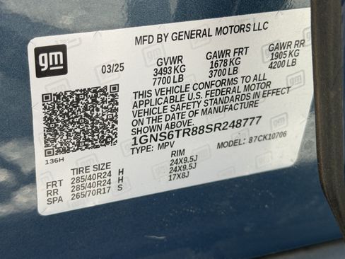 Used 2025 Chevrolet Tahoe High Country AWD/4WD image 38