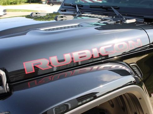 New 2026 Jeep Gladiator Rubicon w/ Steel Power Dome Hood Package AWD/4WD image 10