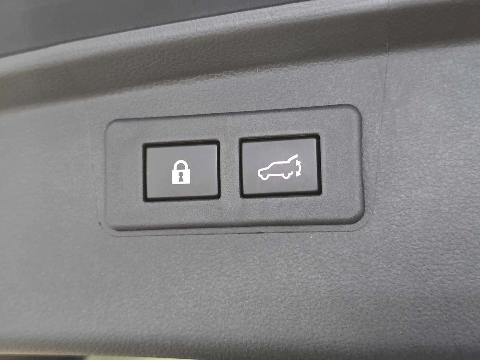 Used 2025 Subaru Outback Touring w/ Tech Package 3 AWD/4WD image 15