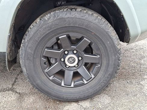 Used 2022 Toyota 4Runner Trail Special Edition AWD/4WD image 32