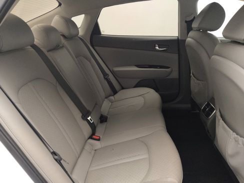 Used 2016 Kia Optima EX image 19