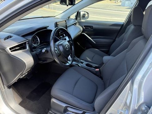 Used 2022 Toyota Corolla Cross LE image 11