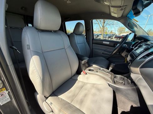 Used 2013 Toyota Tacoma 4x4 Double Cab w/ TRD Off-Road Pkg image 26