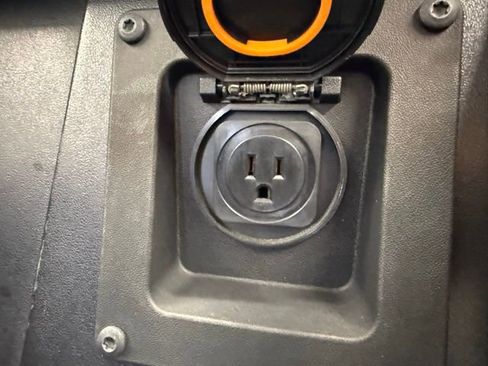 Used 2023 Toyota Tundra Limited image 12